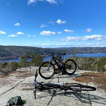 Sea View And Sun, Quiet In Beautiful Nature Feriehus
